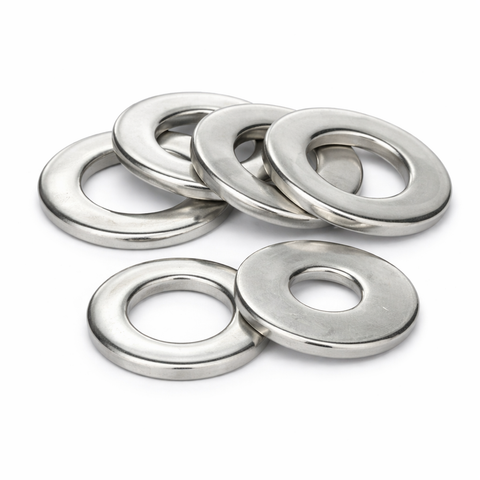 “1/2 inch SAE flat washer Grade 5 zinc plated steel fastener used for securing bolts in industrial and construction applications.”